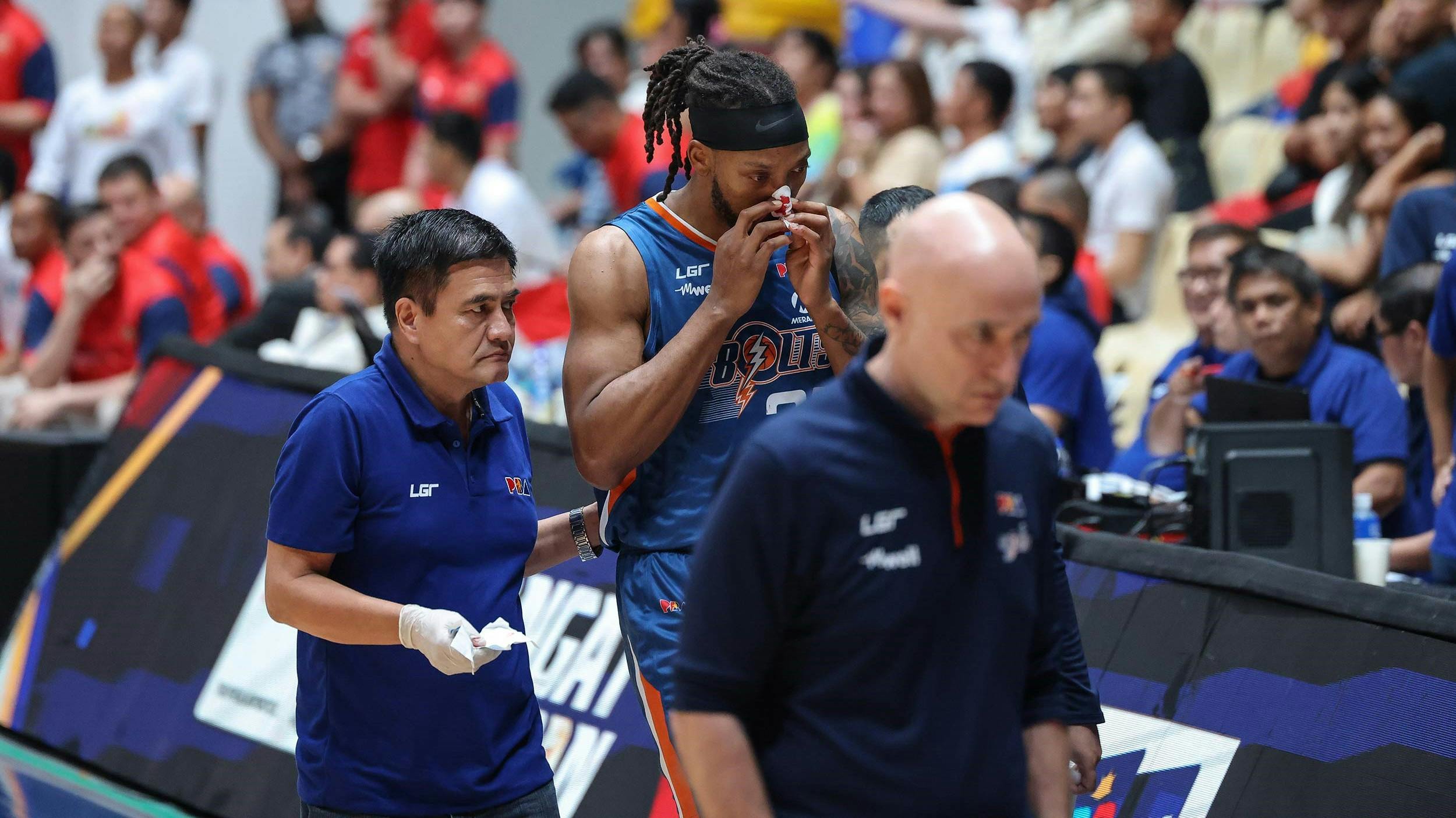 Meralco plays for injured Akil Mitchell, outduels Rain or Shine in all-Filipino joust