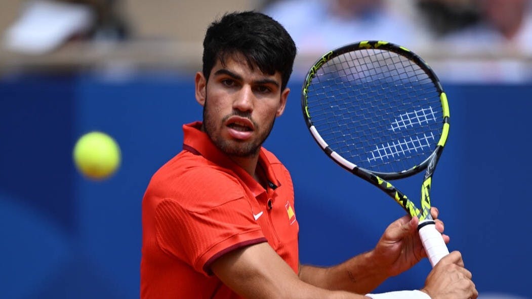 Carlos Alcaraz crushes Felix Auger-Aliassime, barges into gold medal match in Paris 2024