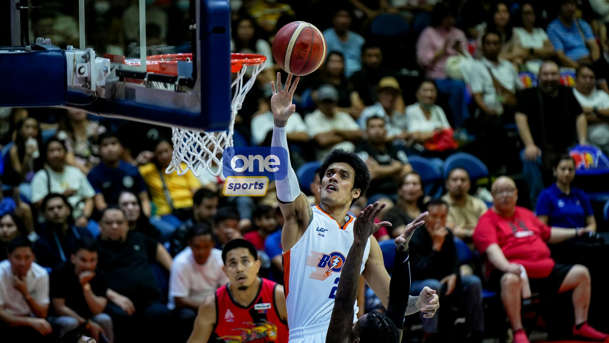 PBA: Raymond Almazan bounces back with strong offensive game as Meralco takes 2-1 Finals lead vs. San Miguel