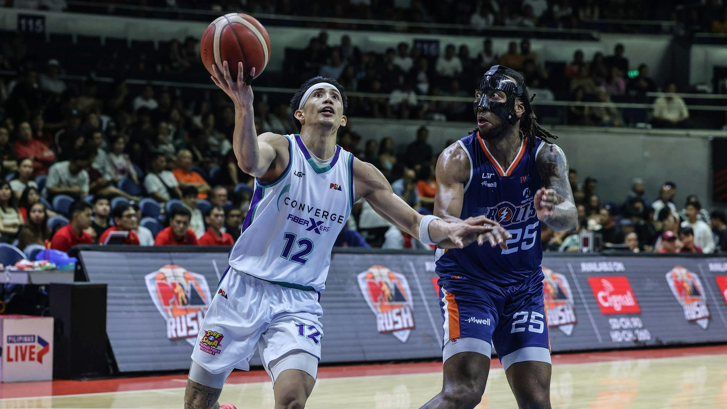 Converge continues red-hot play with fourth straight win over Meralco on Christmas Day