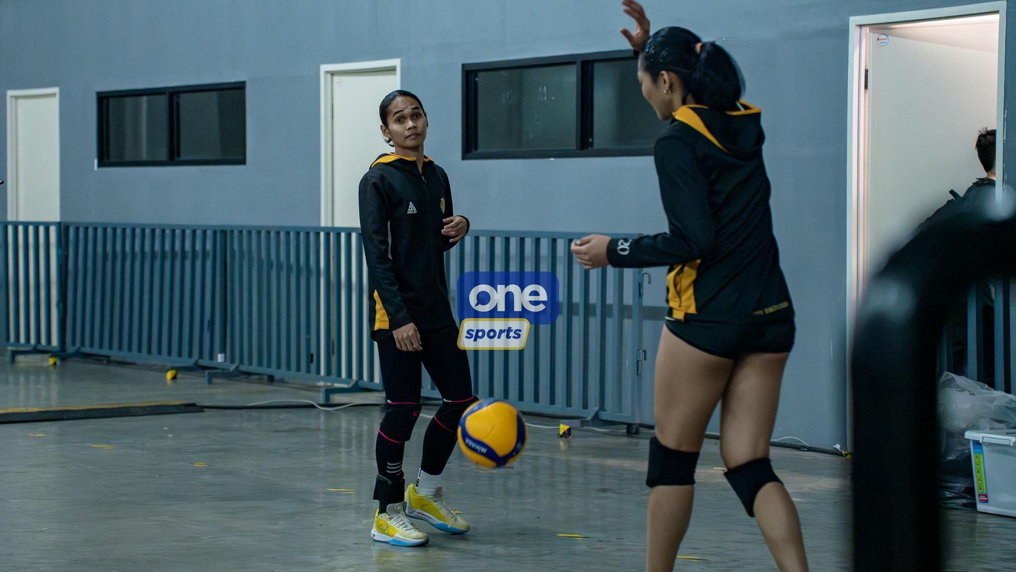 UAAP: Angge Poyos warms up for UST Golden Tigresses ahead of Finals Game 2 vs. NU Lady Bulldogs