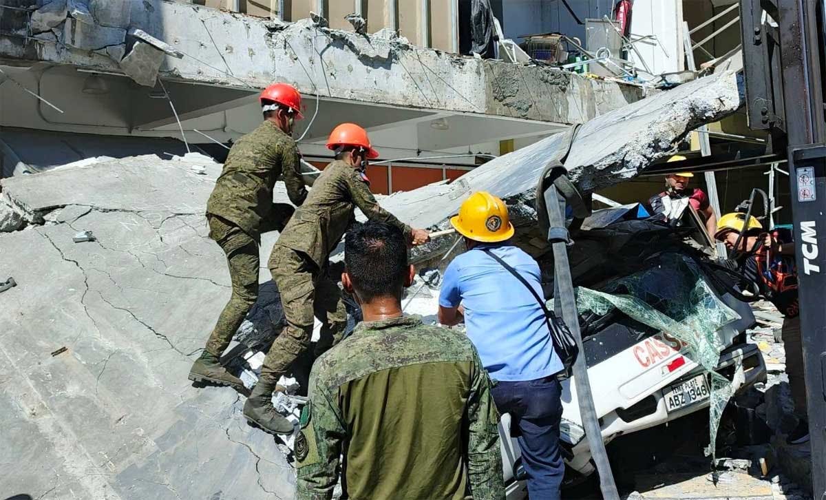 Powerful Quake Rocks Mindanao; Hundreds Of Aftershocks Follow; 32 Dead