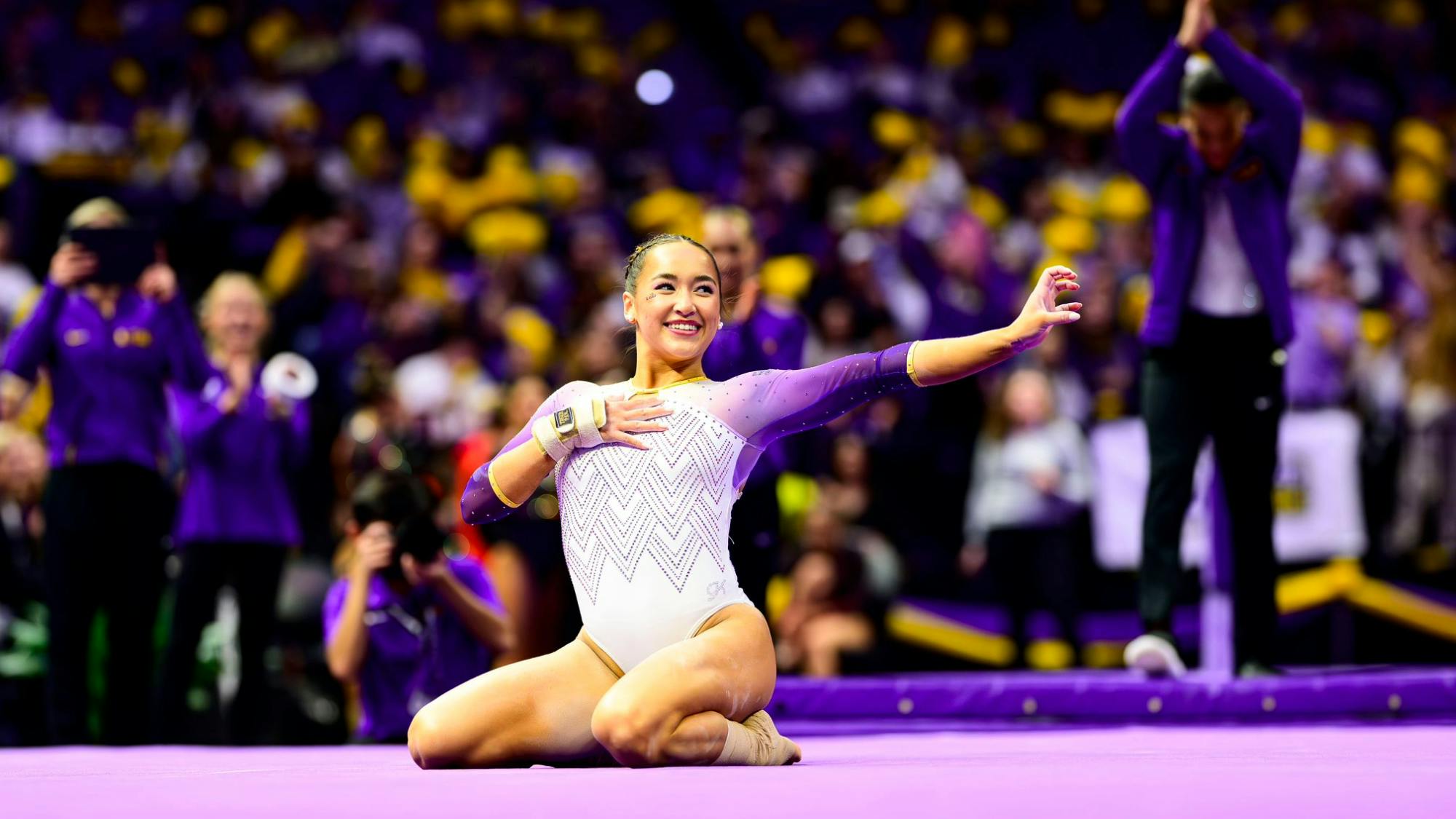 Aleah Finnegan is top gymnast after Week 1 of US NCAA, beating Olympic champion Jade Carey