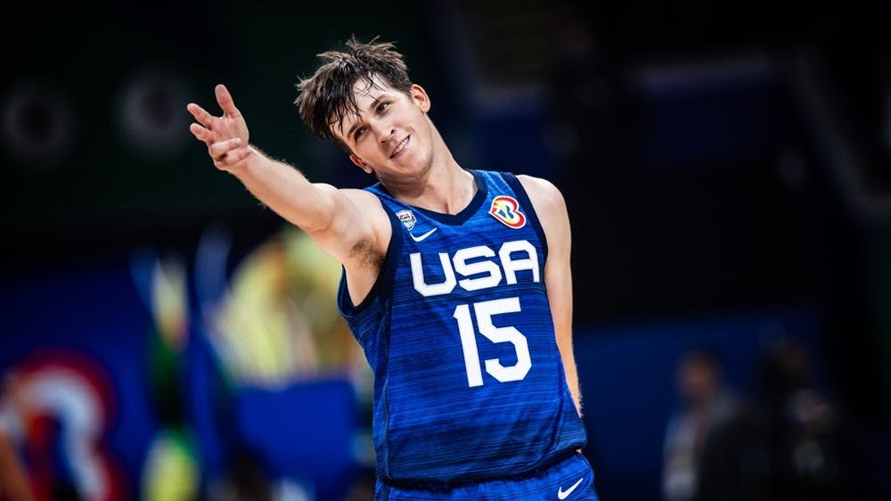 Austin Reaves dunk wows Manila crowd in FIBA World Cup