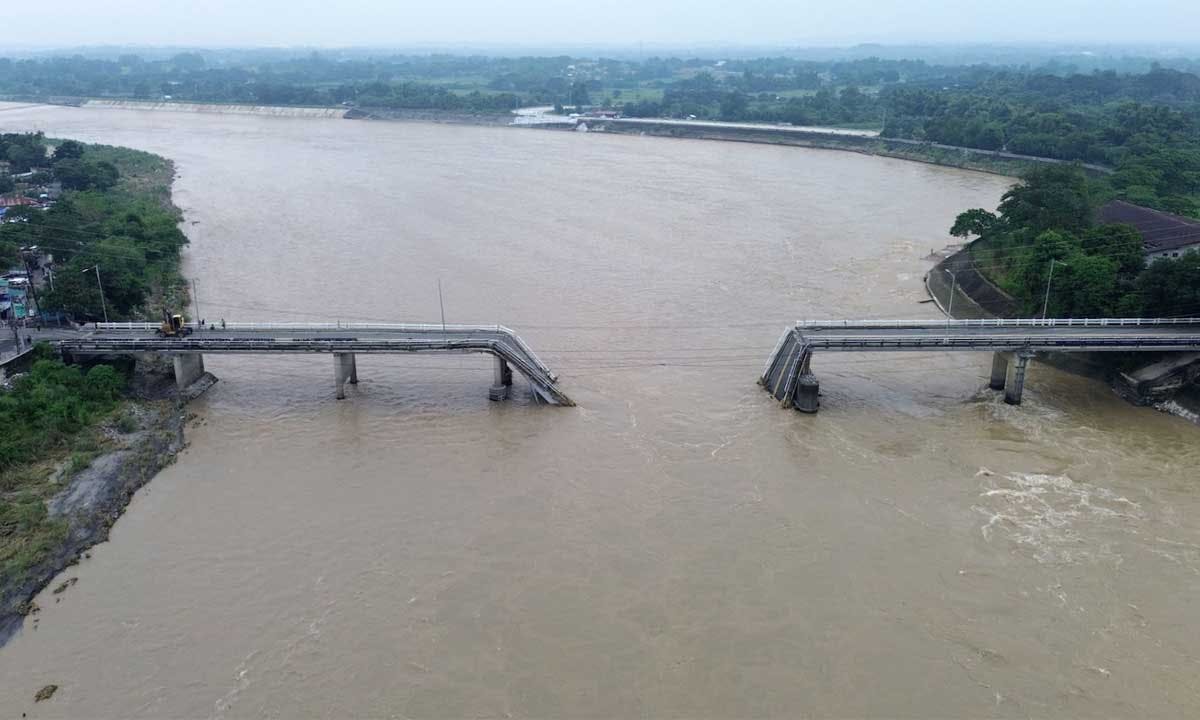 Body Recovered, 3 Others Still Missing Following Agana Bridge Collapse In Tarlac