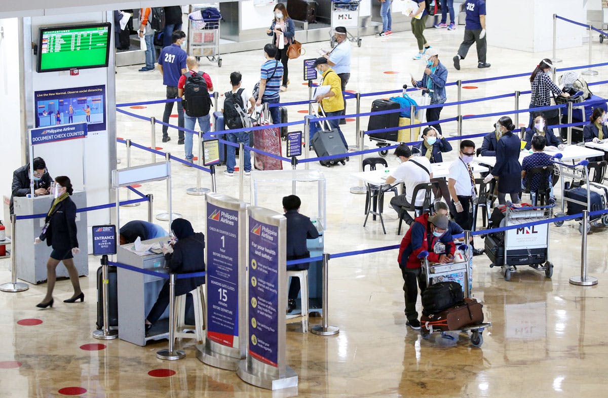 More Than 100,000 Jobs For Medical Technologists Available In The US; Full Vaccination Not Mandatory For Filipino Travelers – Palace
