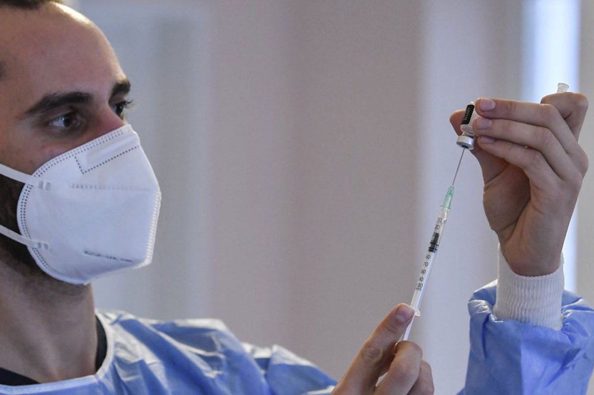 Safety Primary Concern Of People Unwilling To Get Vaccinated; Polls Show Most Filipinos Following Health Protocols