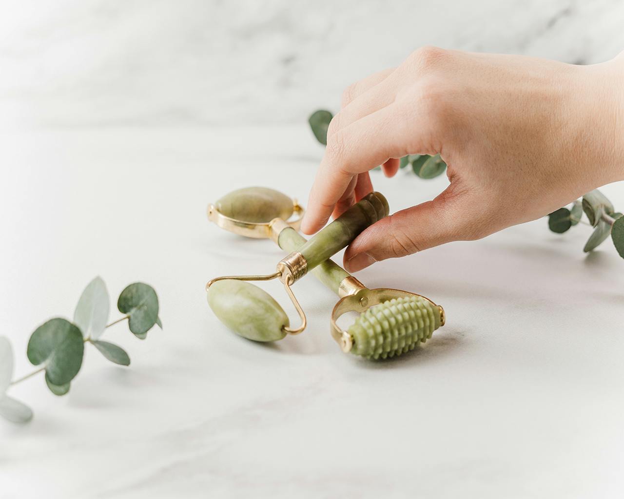 Dermatologists Review The Dermaroller + 4 Other Viral Beauty Trends: Which Is Worth Your Money?