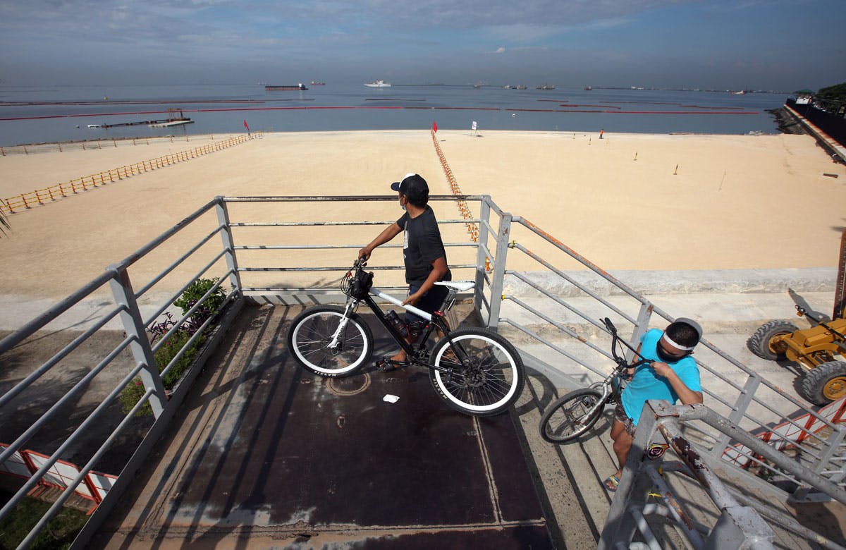 Duterte Praises Manila Bay’s ‘White Beach’ Project; NGO Says It Doesn’t Have ECC