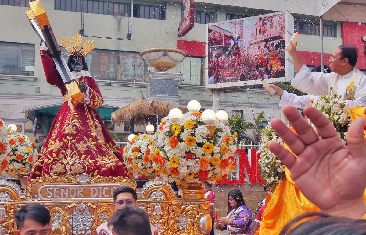PANOORIN: Mga Replica Ng Itim Na Nazareno, Binabasbasan Na Para Sa #Traslacion2024