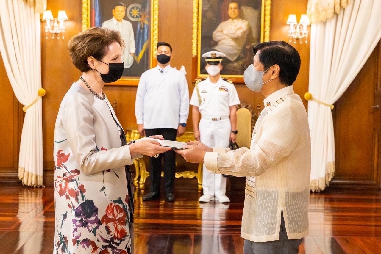 Marcos Accepts Credentials Of New US Ambassador 