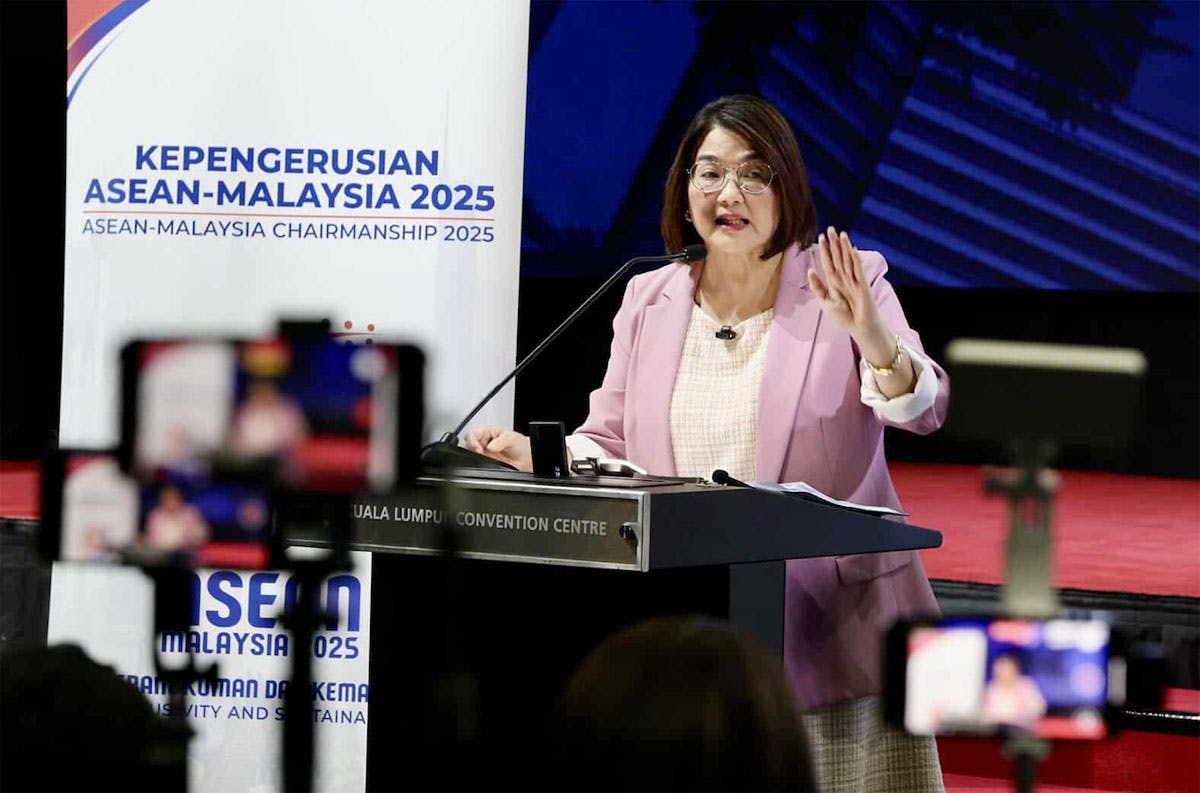 Marcos Freezes Basic Goods Prices Until Yearend