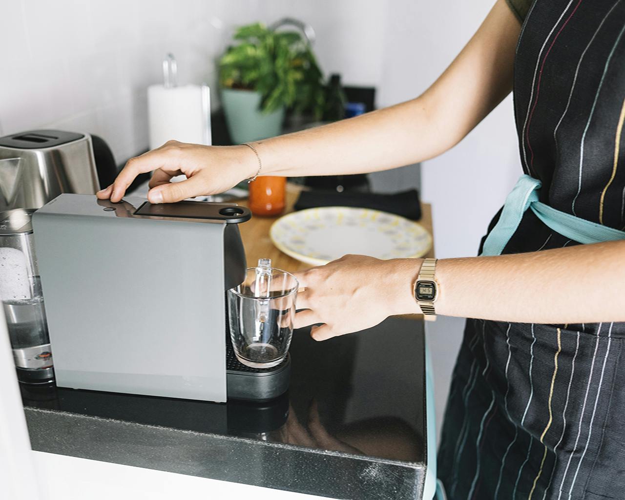 How To Set Up A Cozy Coffee Station At Home (It Will Save You Money, Too)