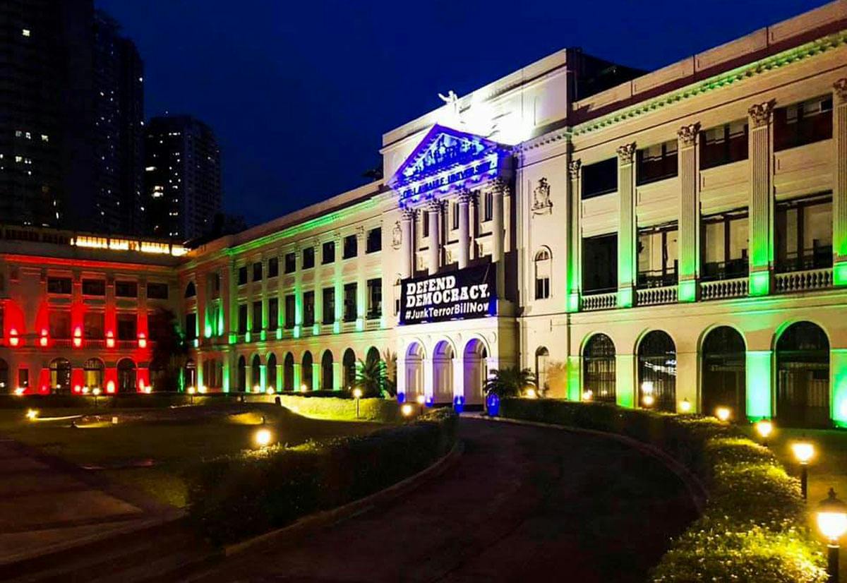 People Versus House Panel, Palace: 75 Percent Of Filipinos Agree ABS-CBN Should Have A Franchise