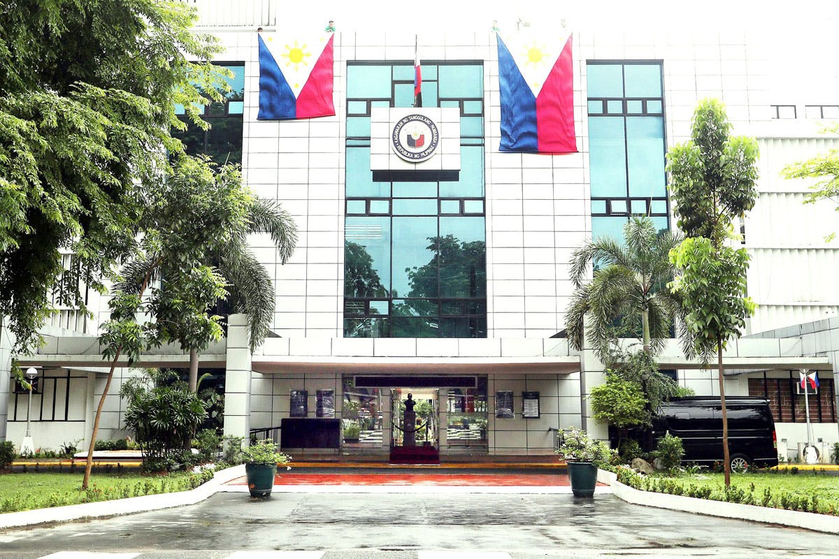More Senior DND Officials Step Down