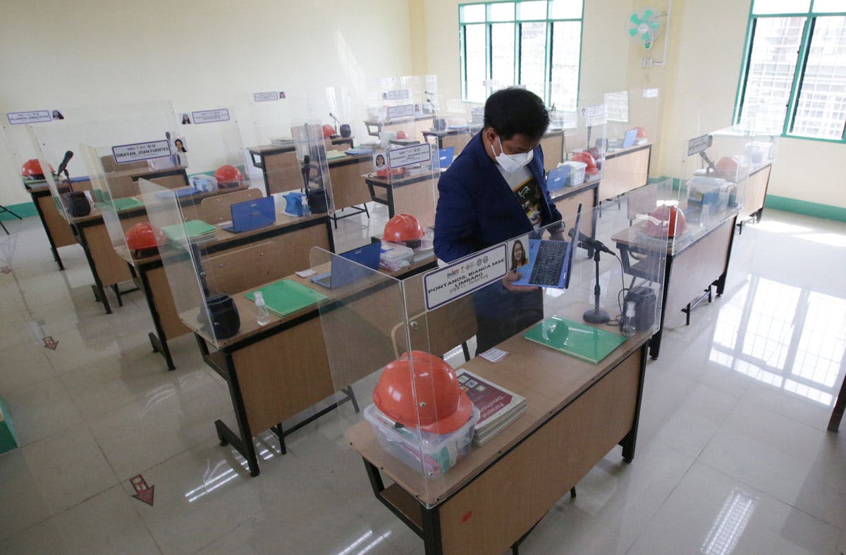 DepEd Suspends Expansion Of F2F Classes