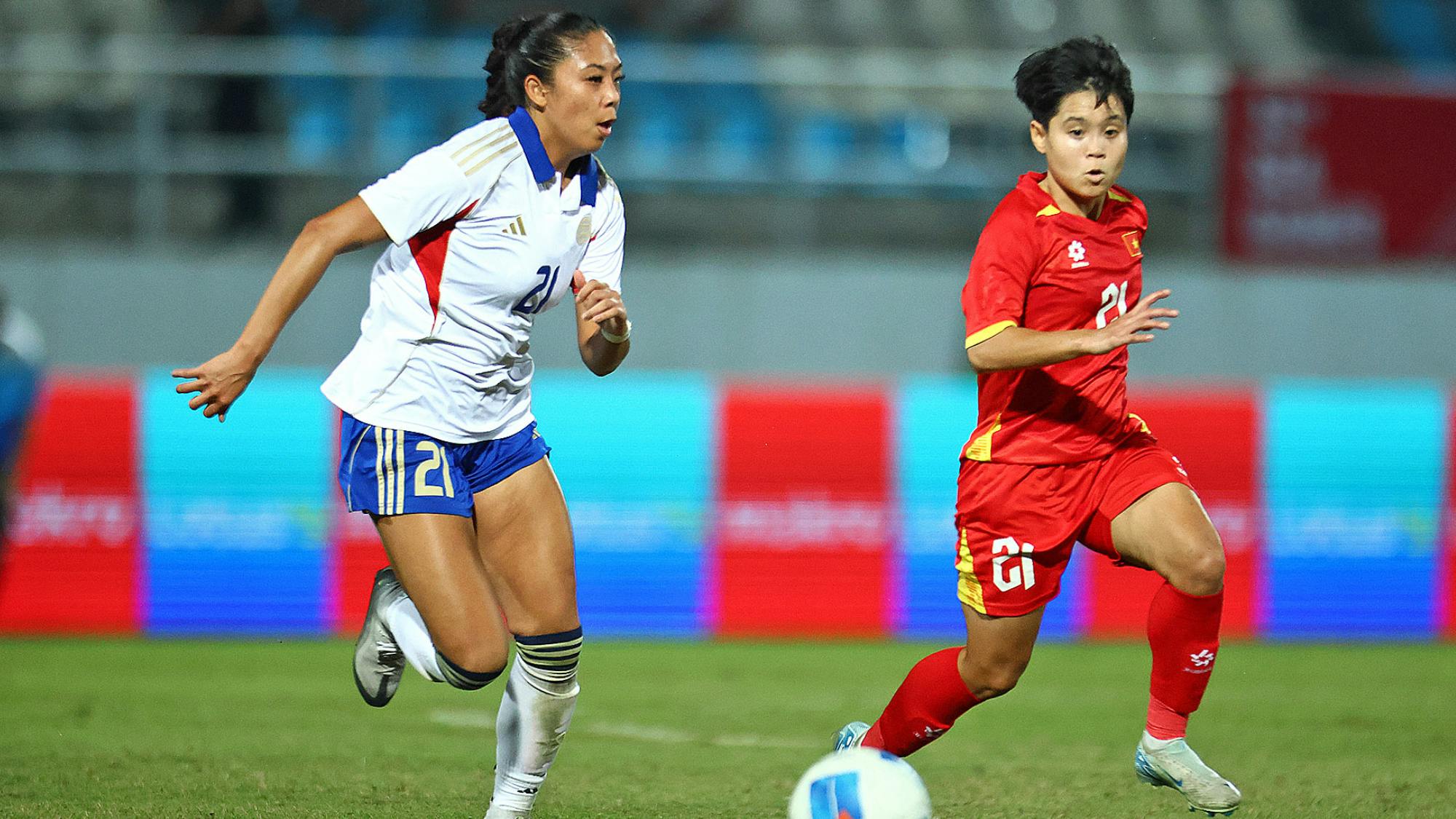 Ramirez scores late goal as Filipinas shock Vietnam to revive SEA Games semis hopes