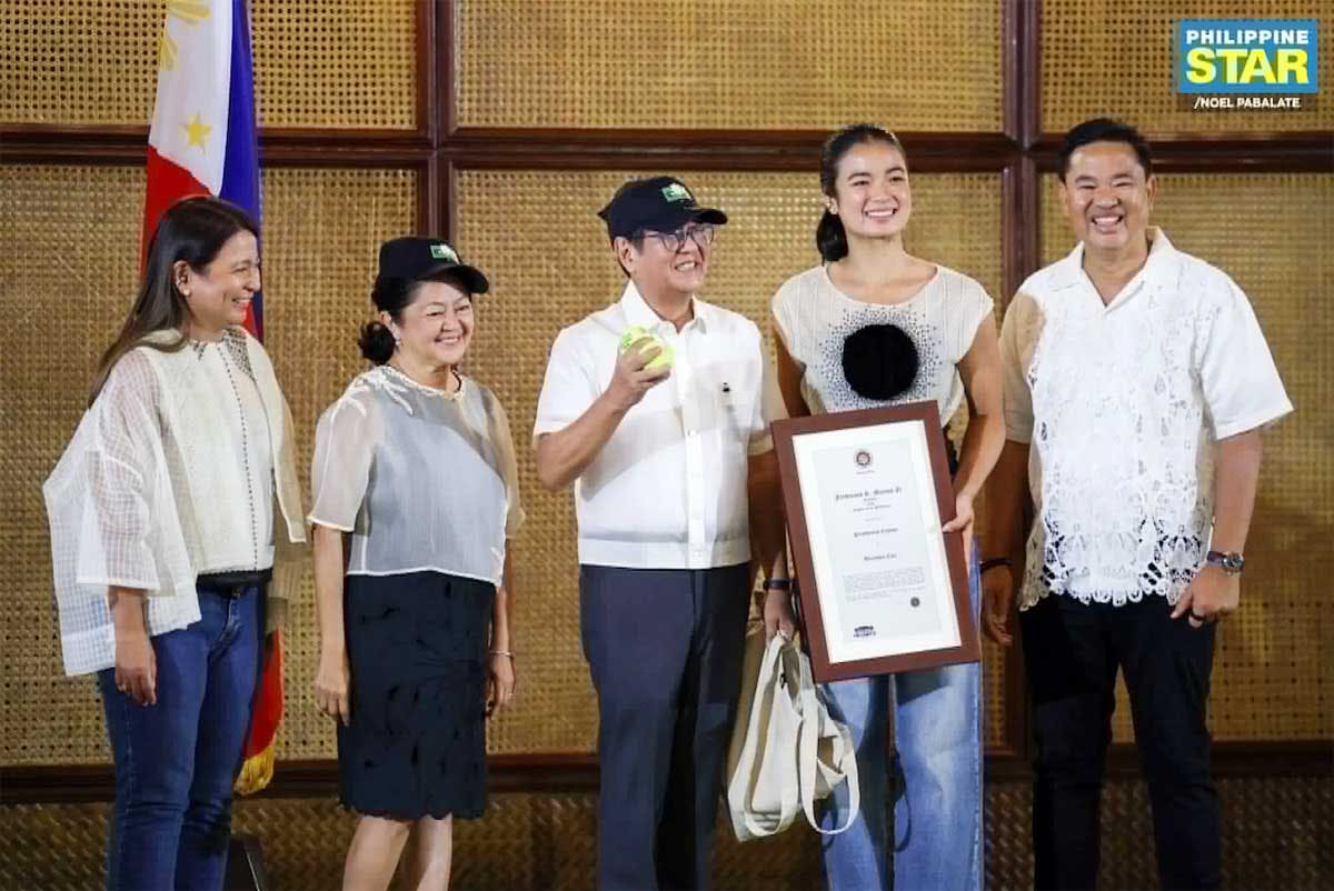 Fanboy Marcos Gushes Over Eala At Malacañang