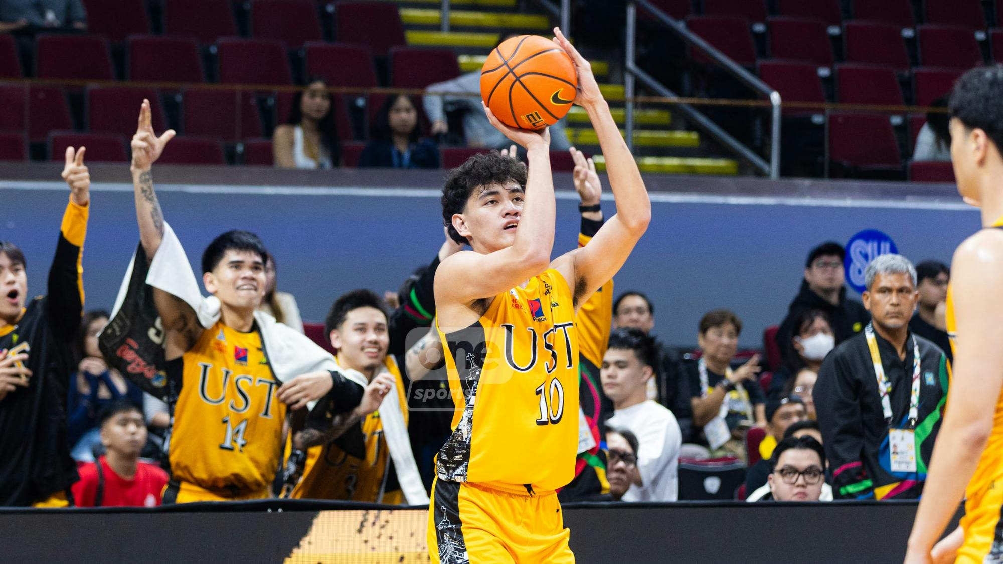 UAAP: UST pummels hapless UE to revive Final Four hopes