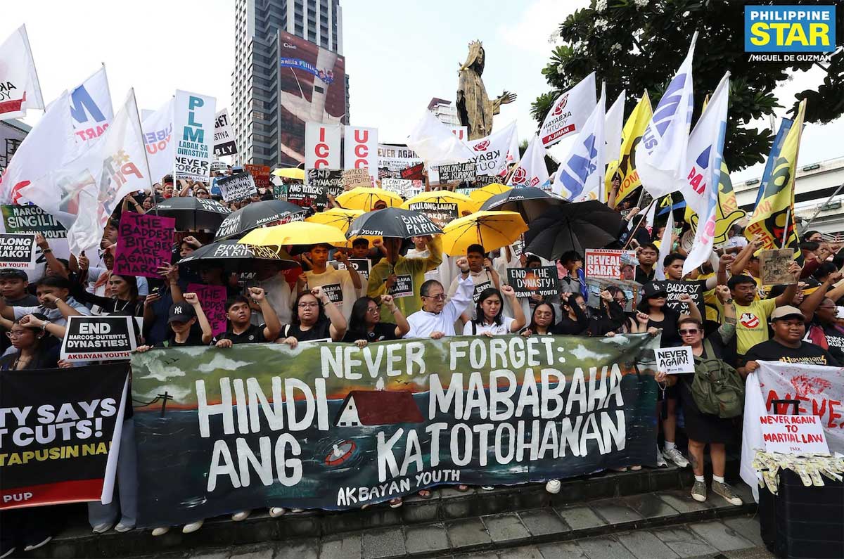Groups Mark Martial Law With Corruption Protest
