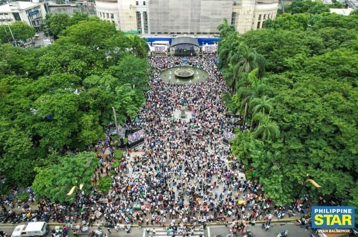 INC Members End Rally At Liwasang Bonifacio