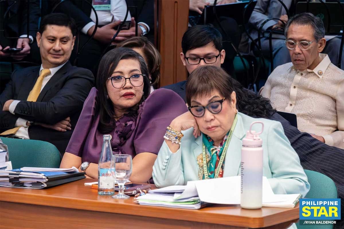 Impeachment Prosecutors Defend Use Of Photocopies