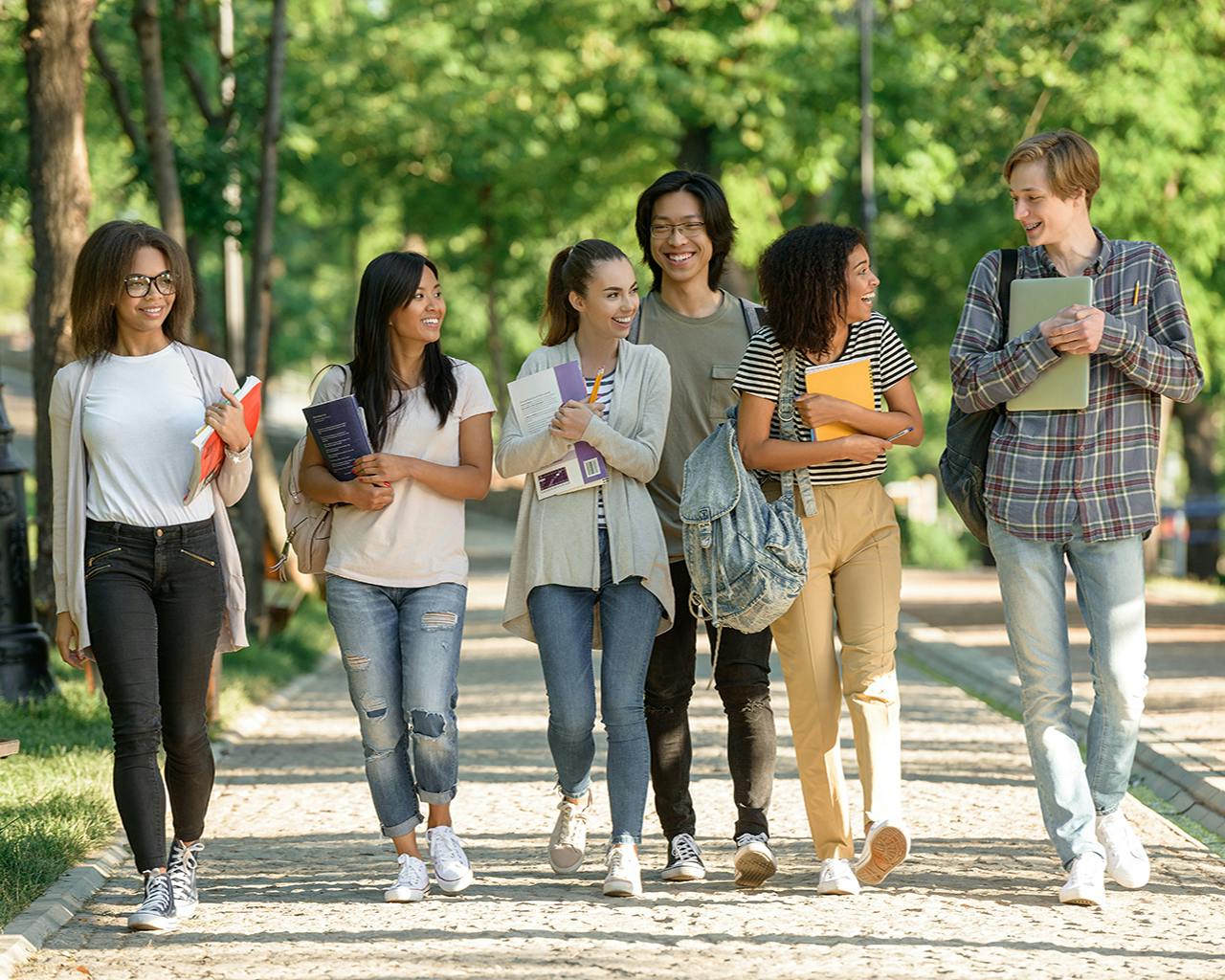 Here’s How Filipinos Can Apply For International Scholarships (Covers Plane Tickets And Living Allowance If You Pass)