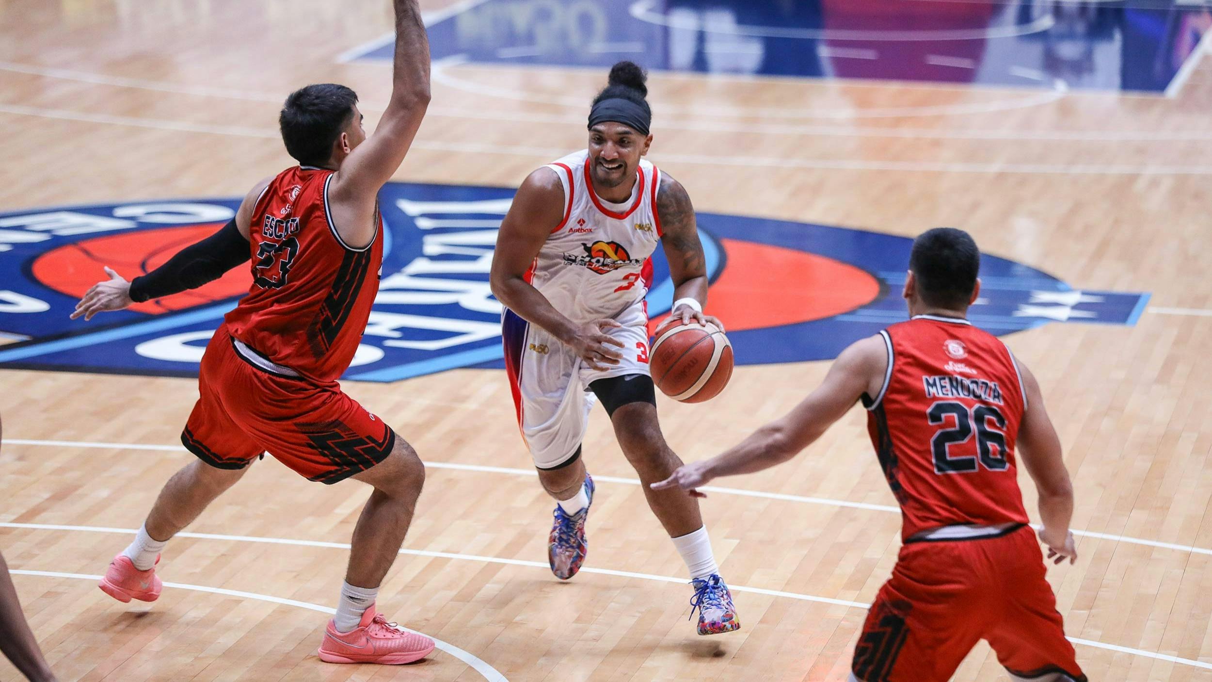 PBA: Phoenix thumps Blackwater to keep playoff hopes alive