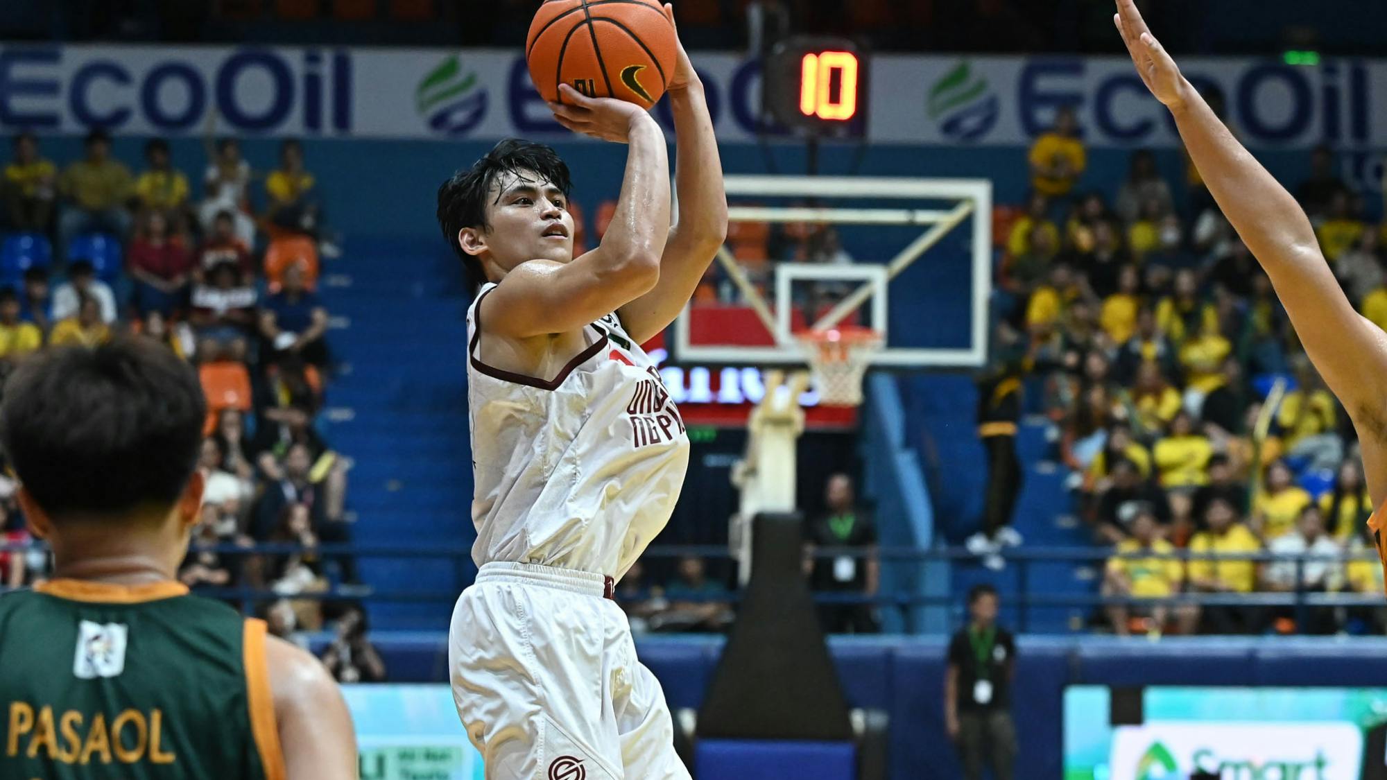 UAAP: UP Fighting Maroons brace for dogfight against Final Four-hungry UE Red Warriors