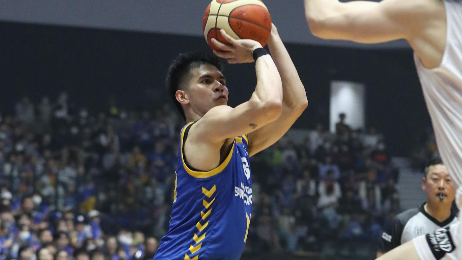 Kiefer Ravena scores 15 in the 2nd half as Shiga Lakes close in on B ...