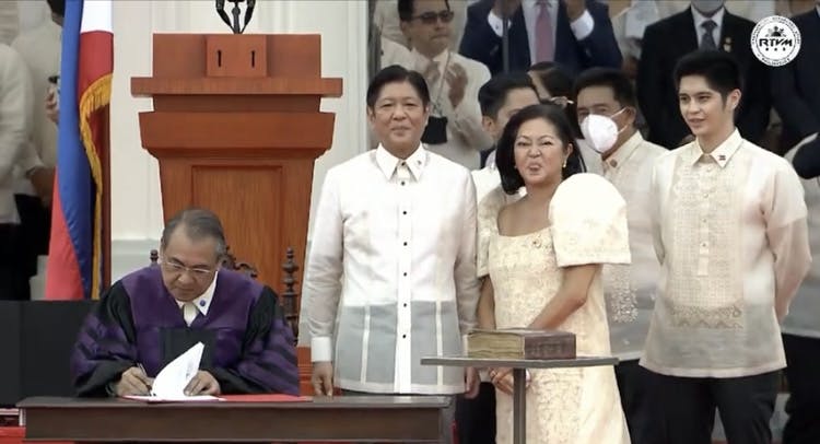 What's The Story Behind Liza Araneta-Marcos' Playful 'Belat'? | OneNews.PH