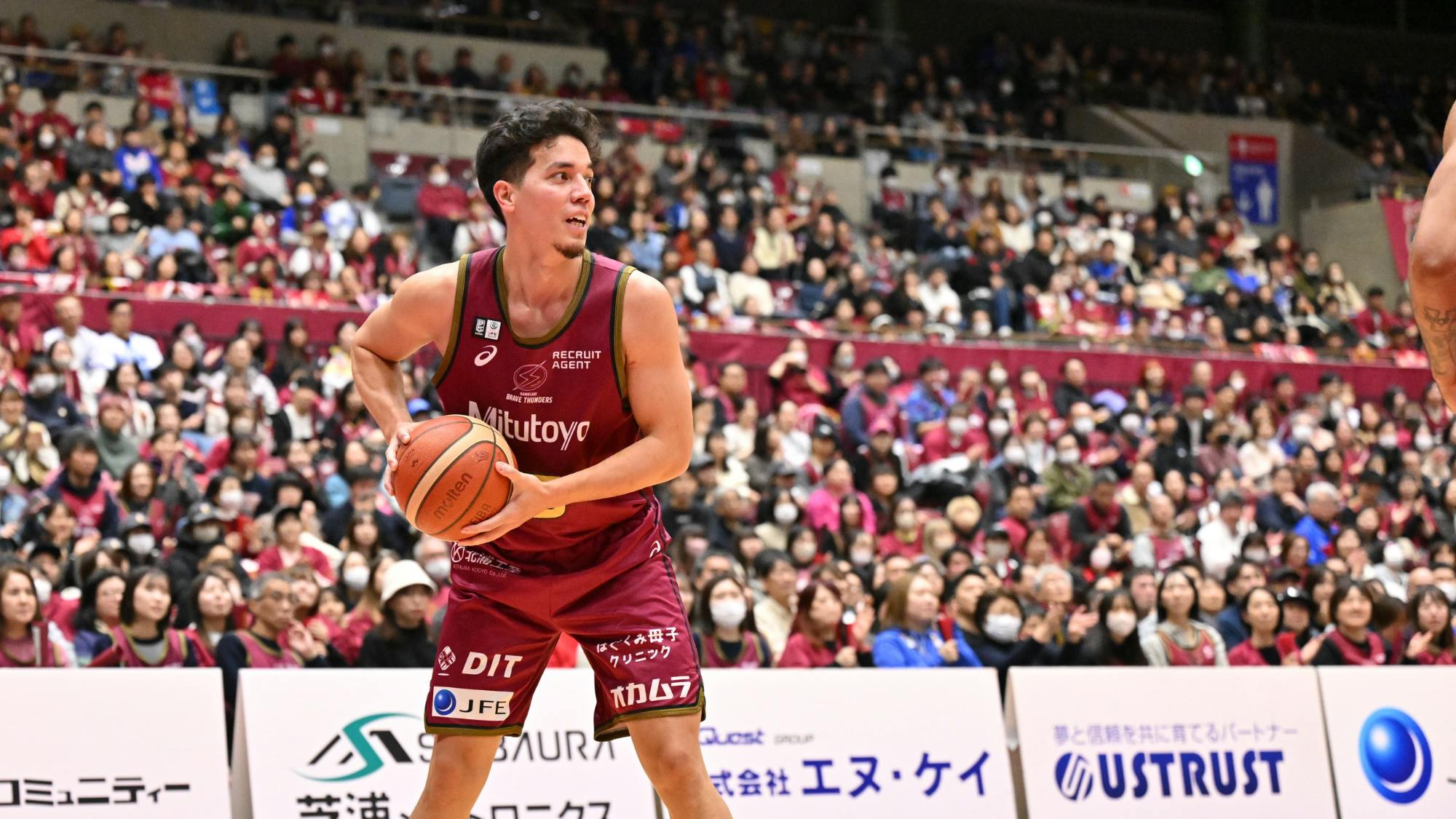 Matthew Wright clutch in Kawasaki win, Kai Sotto exits early with apparent injury in Koshigaya loss