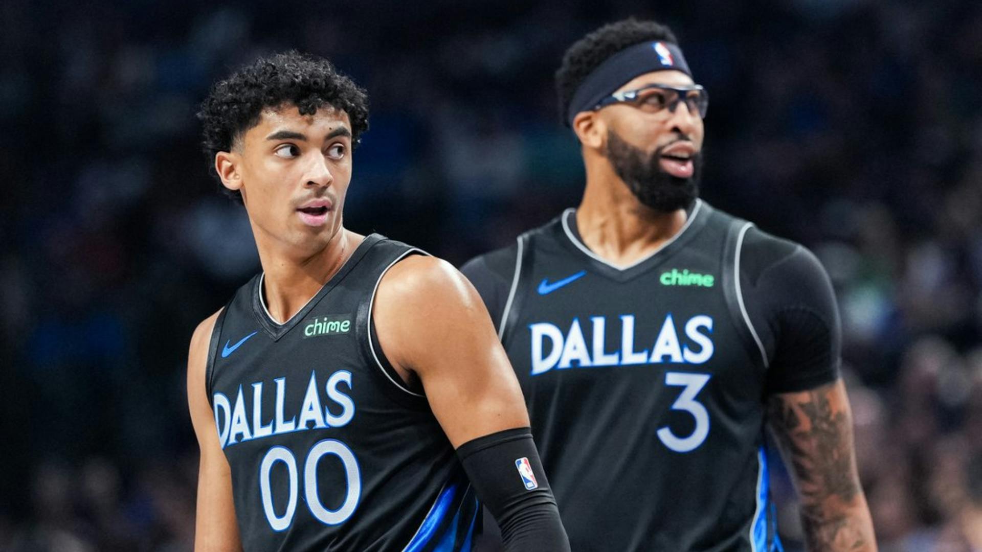 AD, Christie combine for 50 as Mavericks beat Rockets