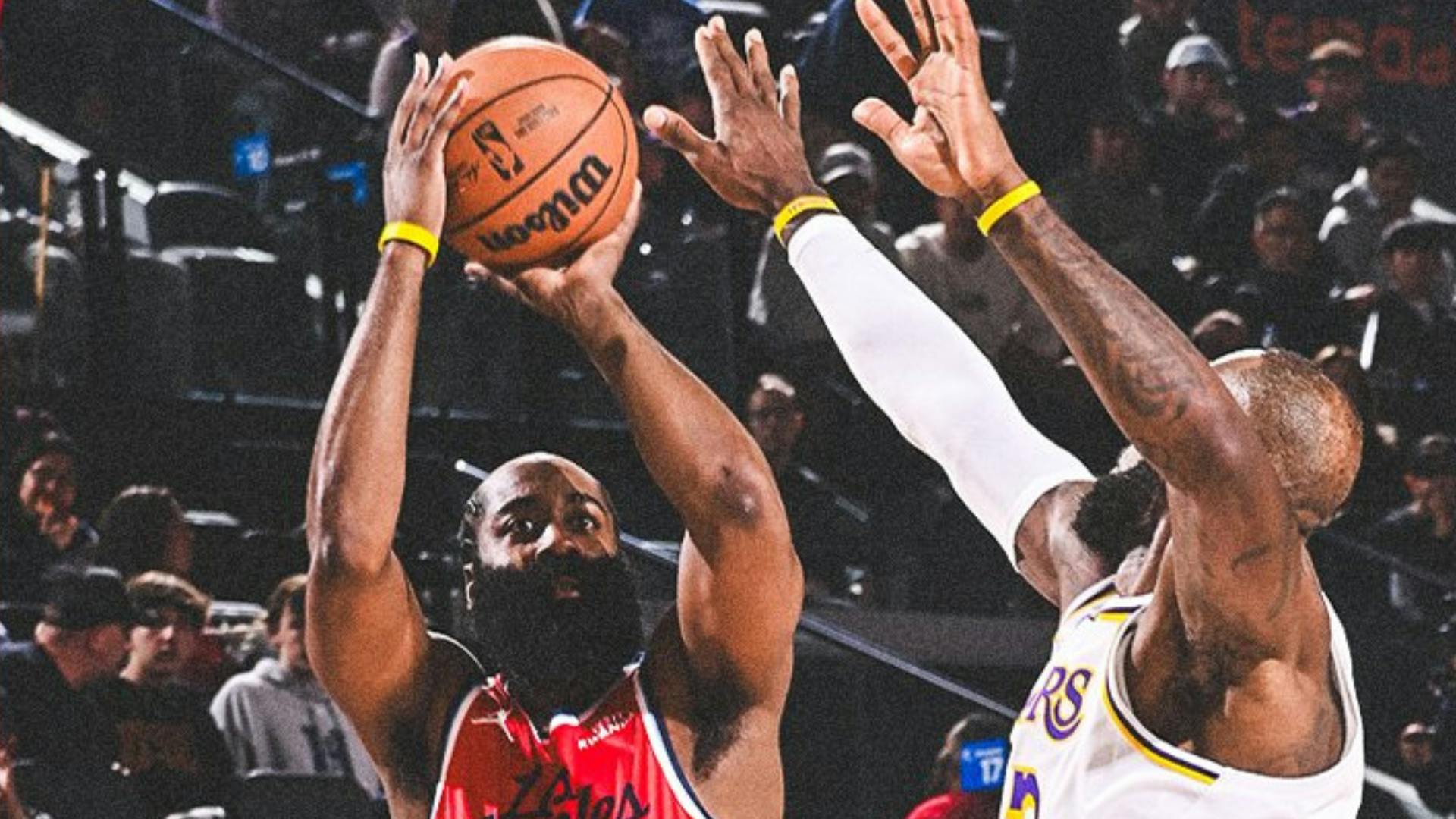 Clippers cruise past undermanned Lakers to pick up rare home win