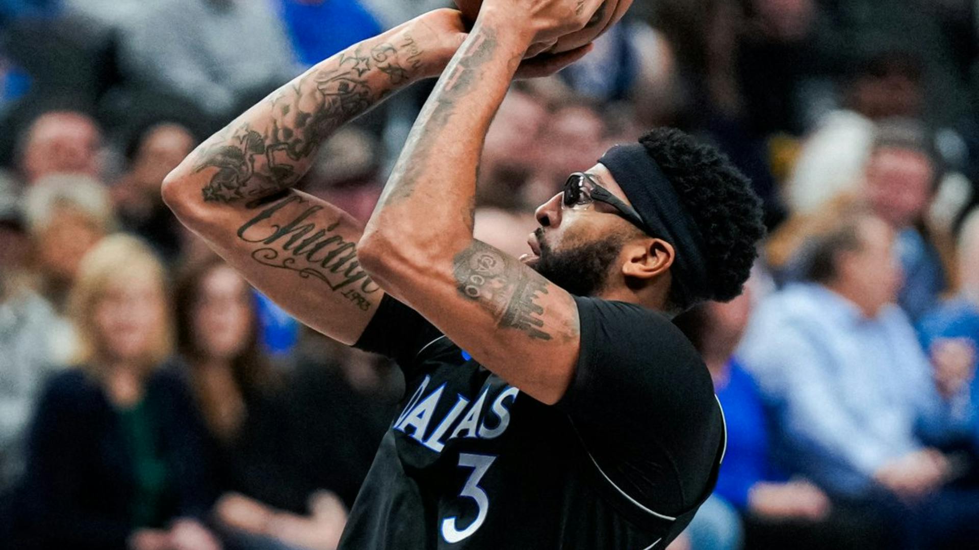 Davis powers Mavericks to bounce back win over Houston