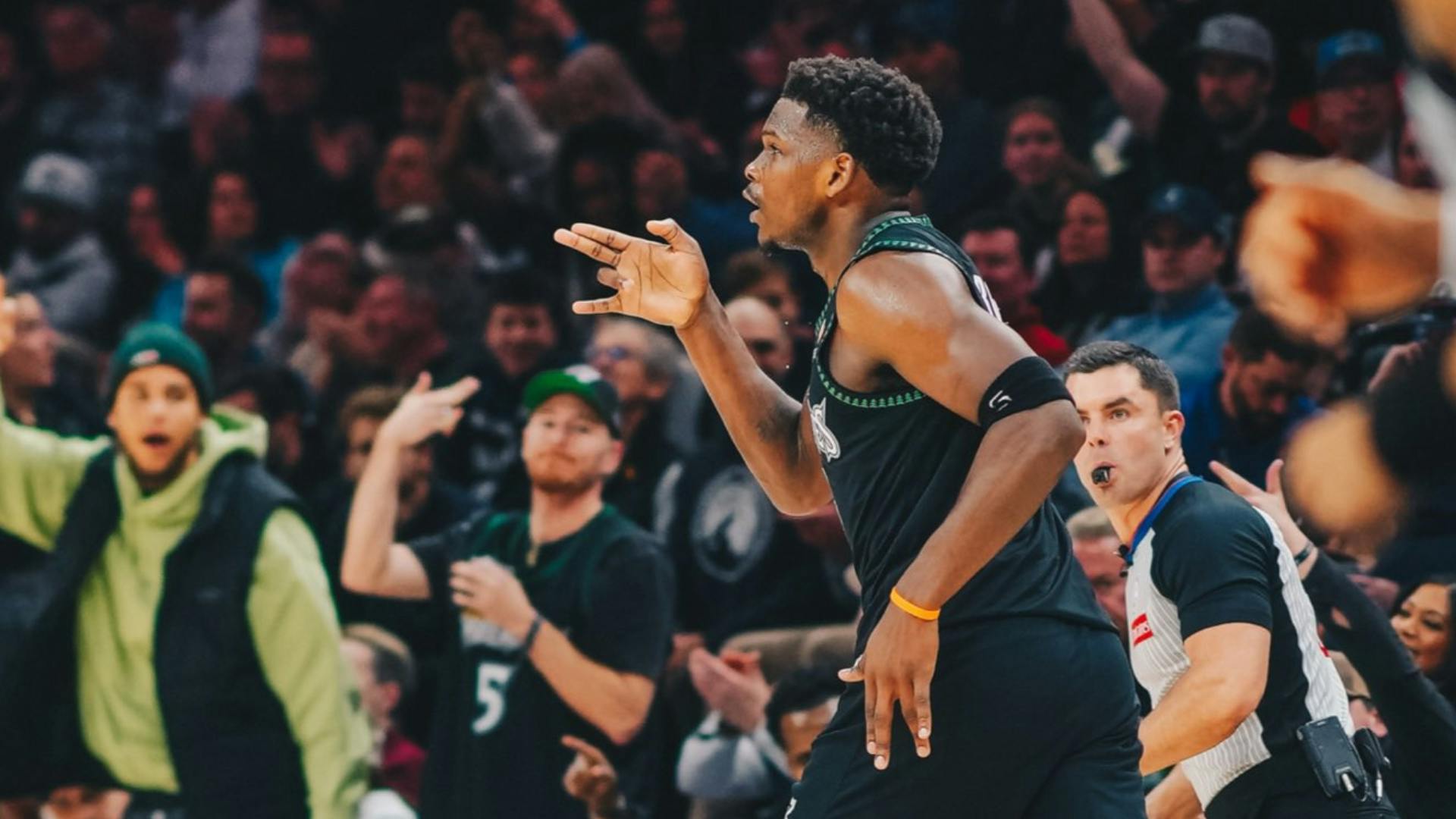 Edwards, Wolves dominate 4th quarter to slow down Spurs