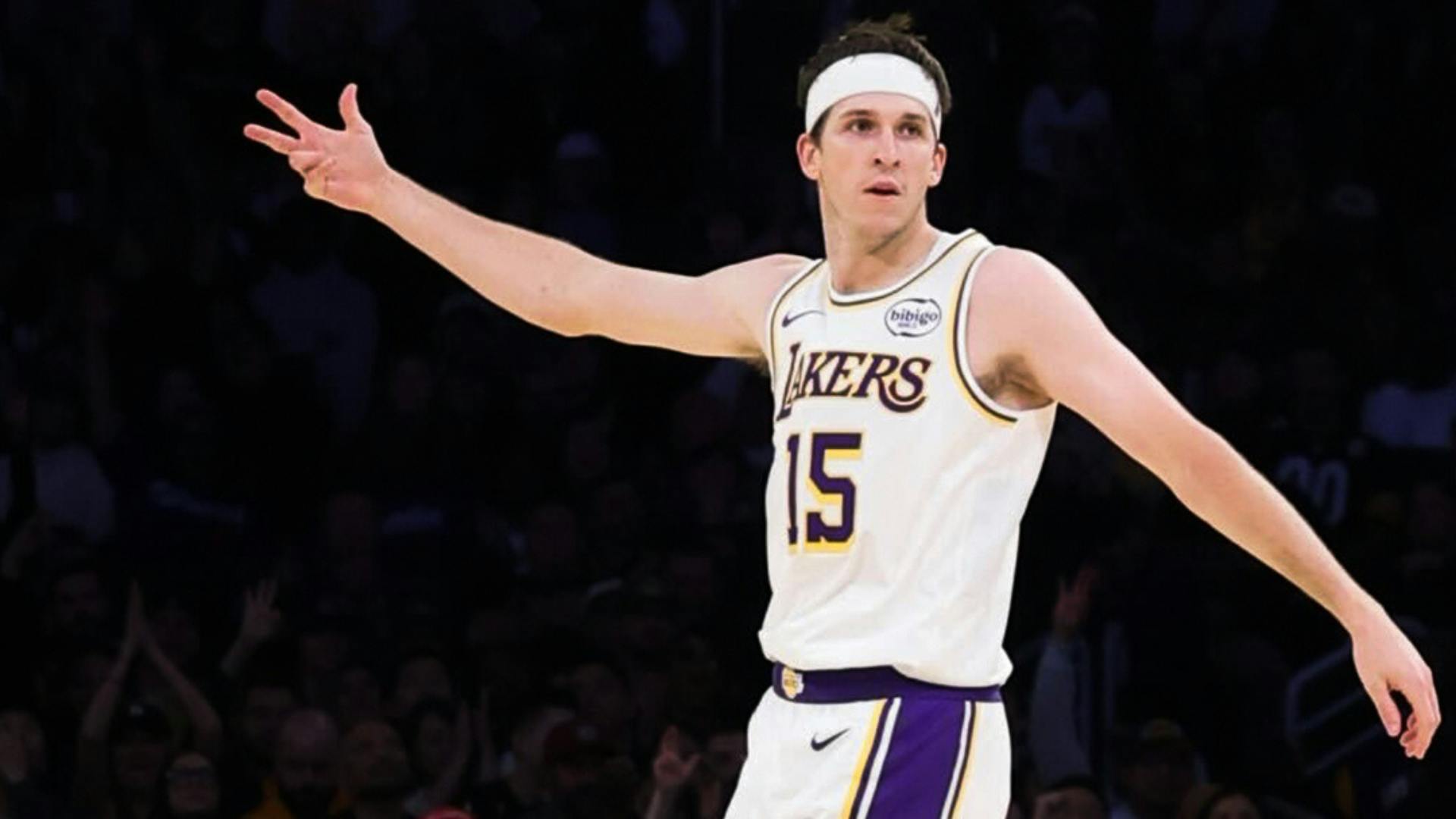 Luka, Reaves dominate as Lakers win 7th straight game