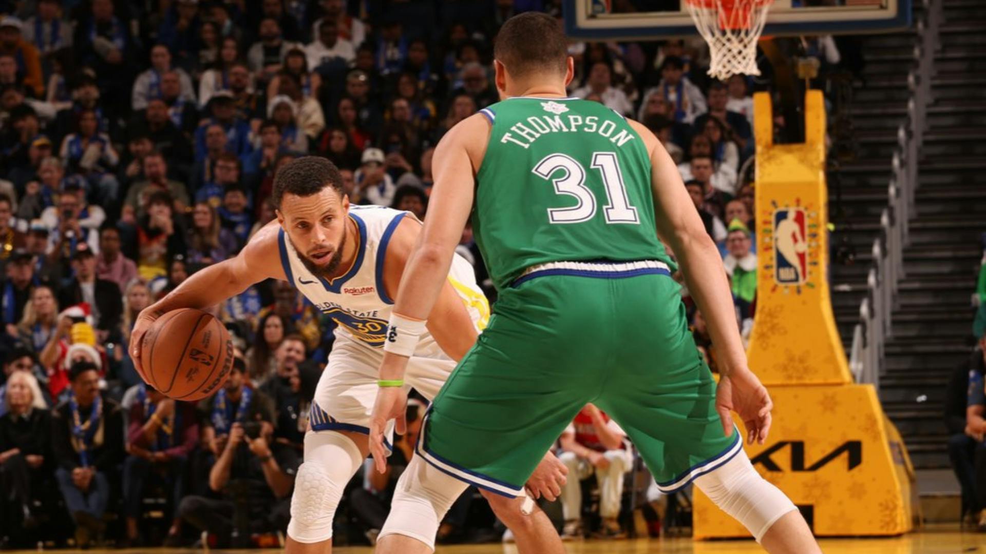 Curry, Warriors shine with NBA Christmas win against Mavericks