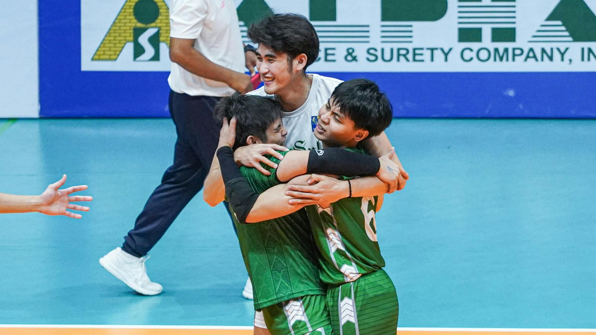 DLSU Green Spikers move on verge of redemption, dominate FEU in V-League Finals opener