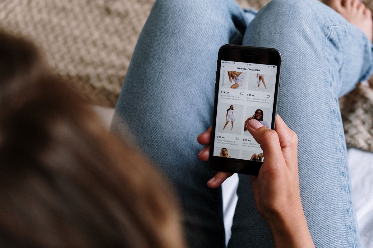 Add To Cart: Filipino Online Shopping Grows By 57 Percent, Highest In Southeast Asia, E-Commerce Group Finds