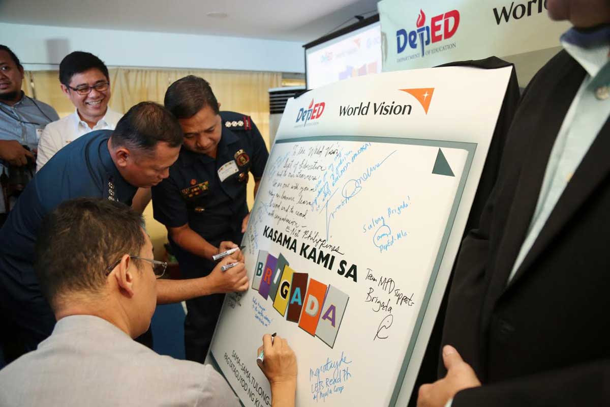 Brigada Pagbasa Launched To Ensure Every Filipino Can Read Is Literate Onenews Ph
