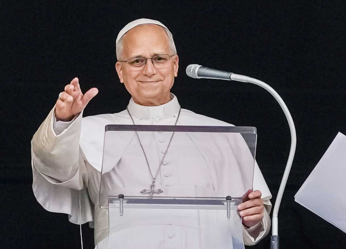 Smiling Pope Returns To Vatican, Tells Faithful He Will Gradually Resume Duties