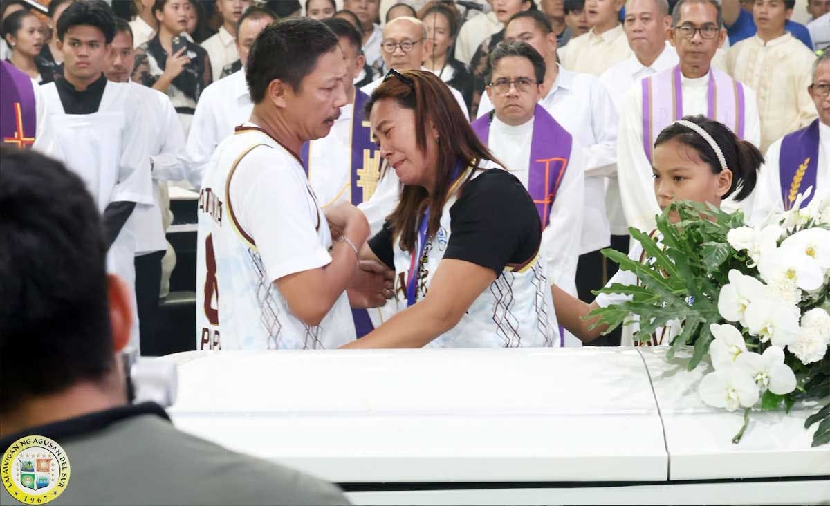 Charges Eyed Versus 10 To 11 Over Ateneo Drowning; Emotions Ran High As Baterbonia Buried