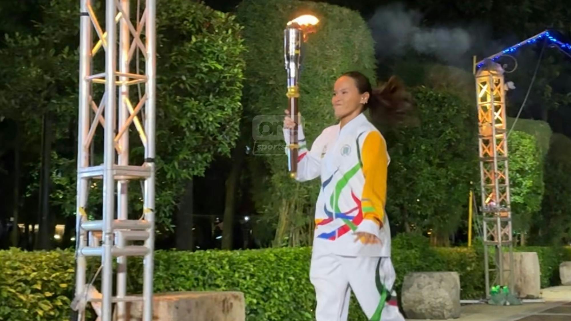 Torchbearer Sisi Rondina always happy to return to alma mater — ‘Kung wala ang UST, wala din ako’