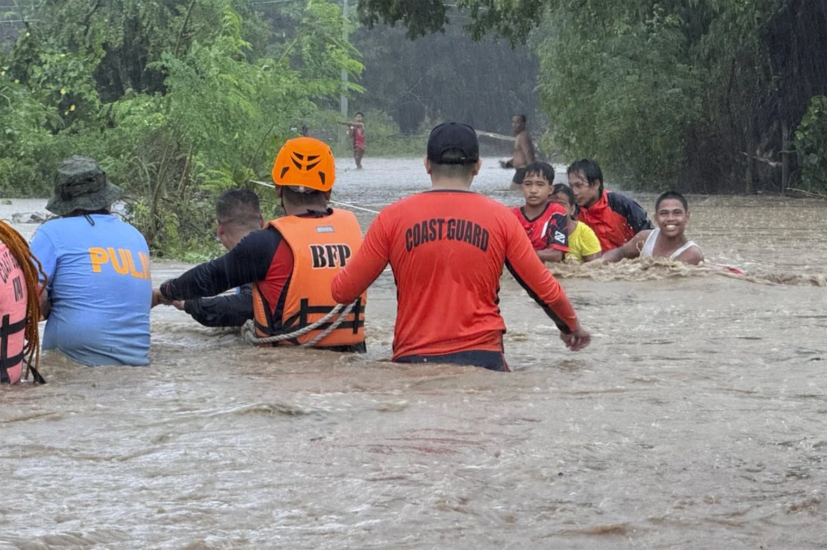 US Sends Planes, Personnel To Aid Julian Relief Ops