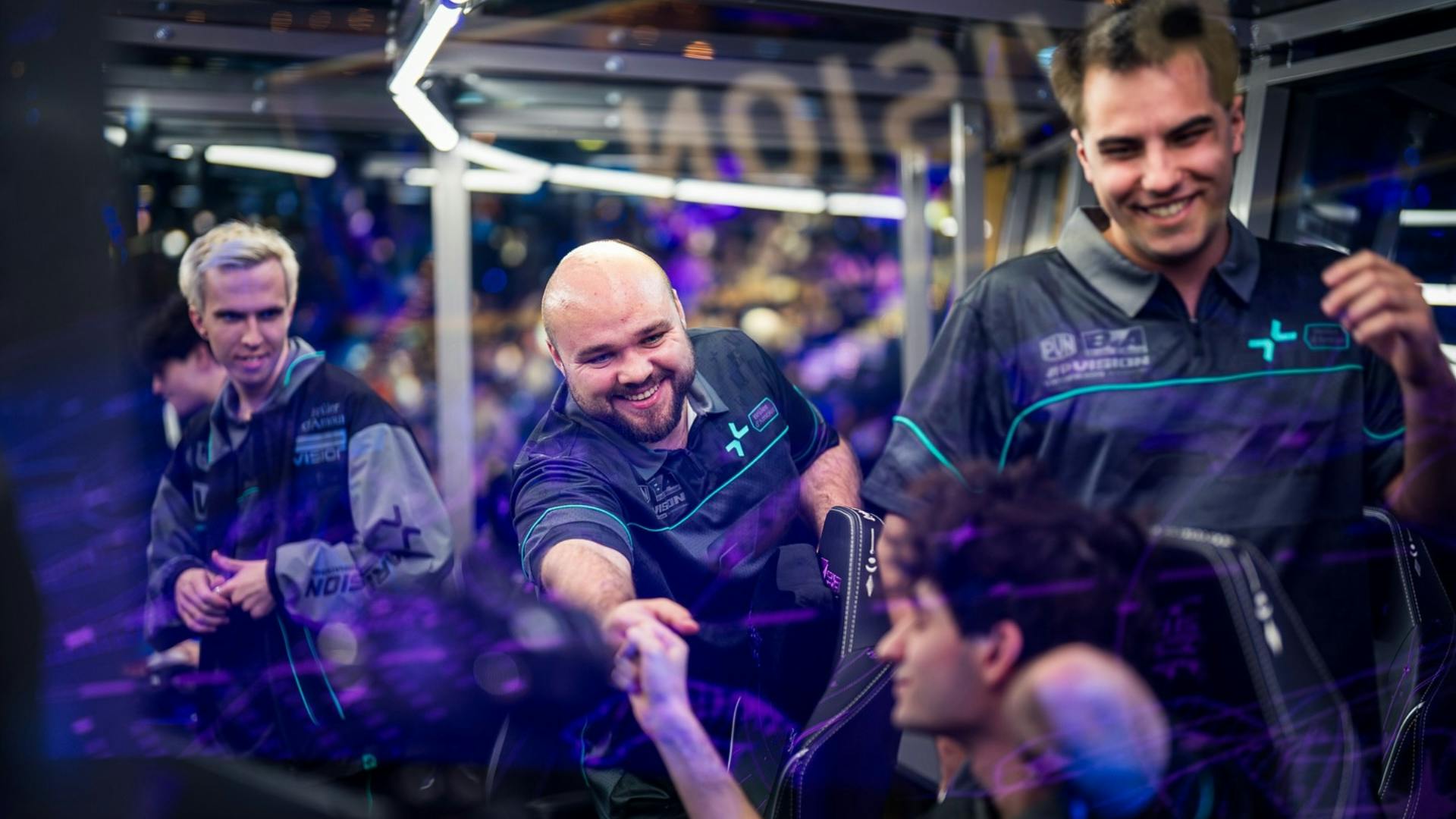 Team Falcons, Parivision advance to TI14 upper bracket semis