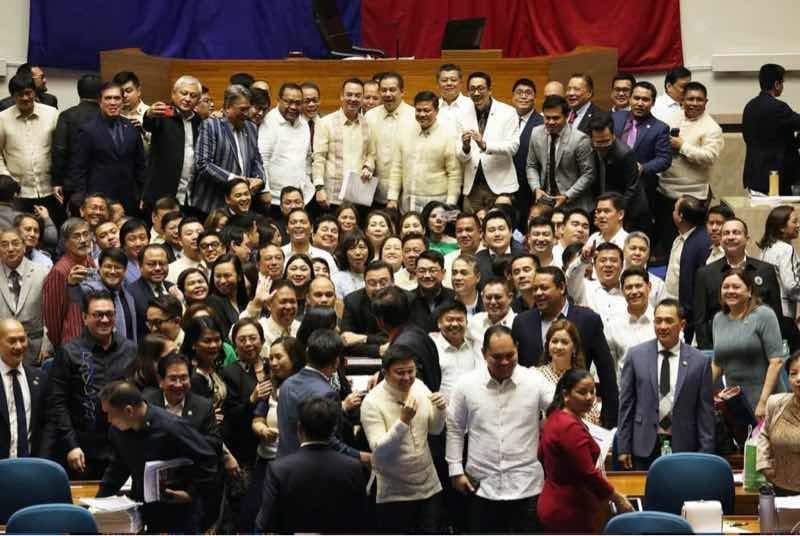Countdown: Can ABS-CBN Get A New Franchise In 24 Days?