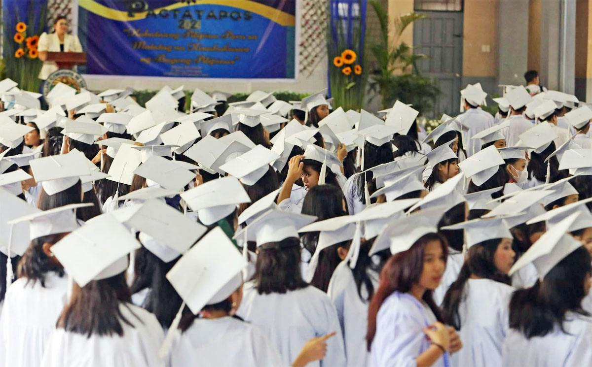 Graduation Program Deped Keep Graduation Rites Simple, Public Schools Told | OneNews.PH