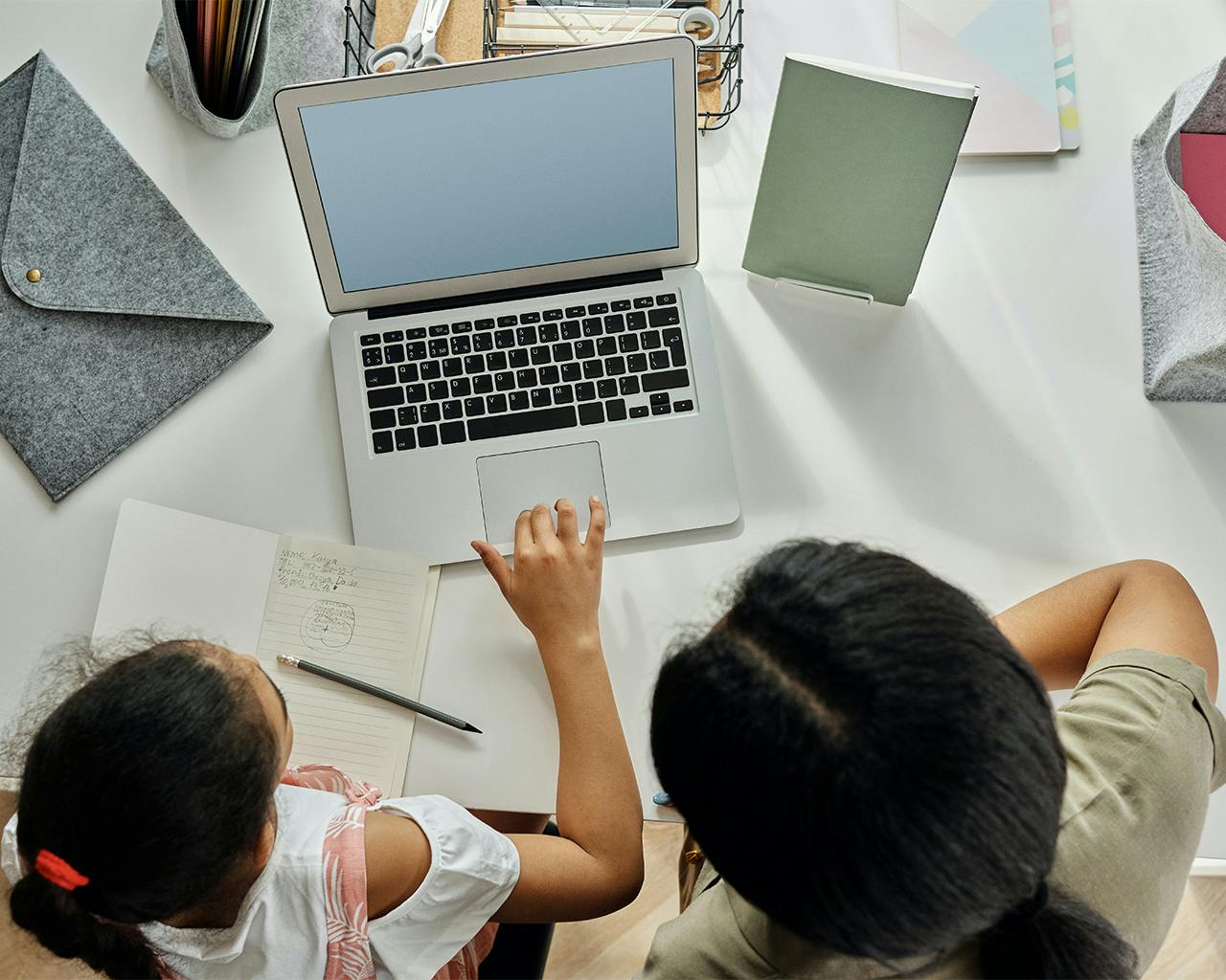 Online Learning: Teachers Share 5 Best Practices For The Overwhelmed Parent