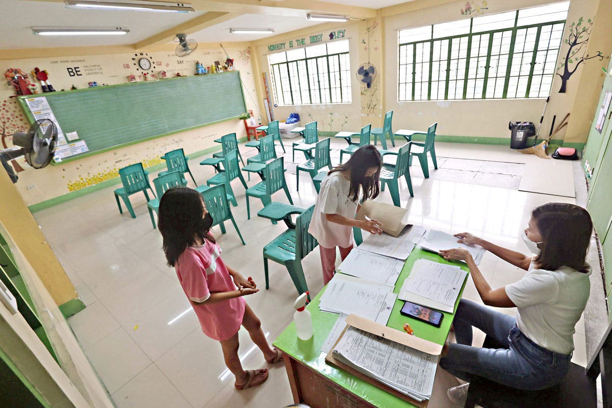 DepEd: Teachers Not Required To Teach Over Six Hours